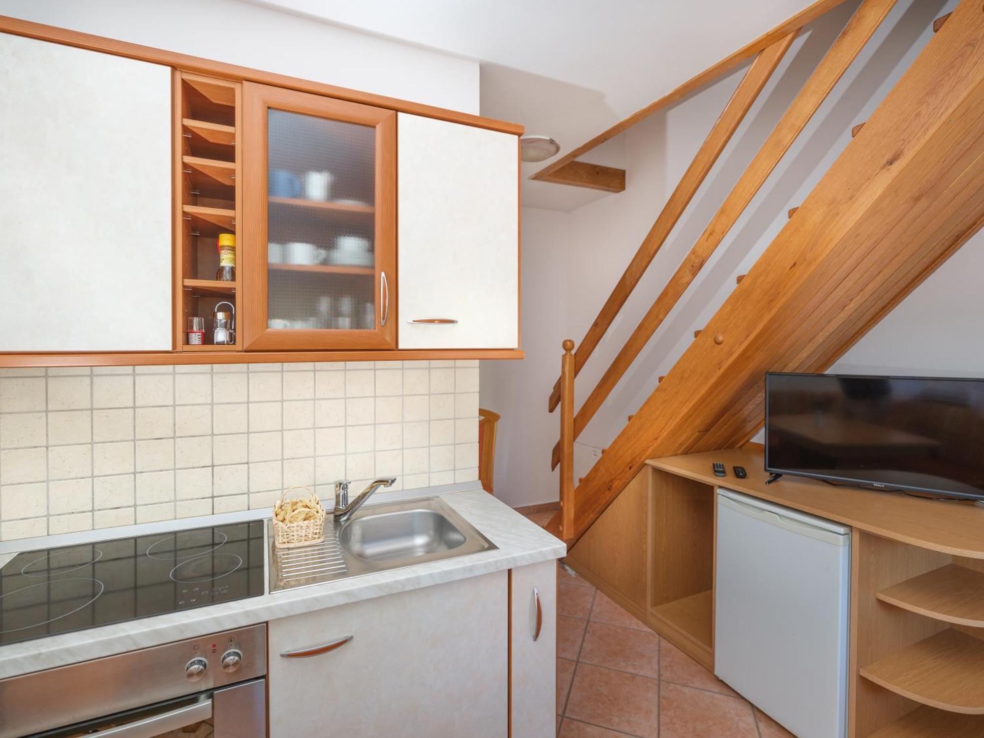 Apartments Suster Stari Trg ob Kolpi Exterior photo